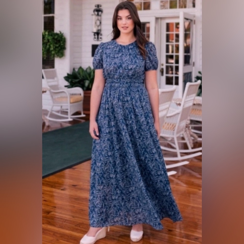 Gal Meets Glam Blue Floral Maxi Dress